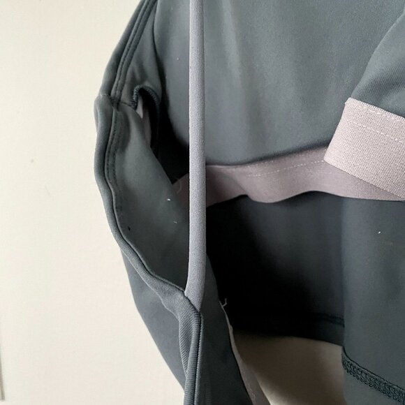 green gray sports bra casual comfortable padded style athleisure workout - Picture 4 of 5